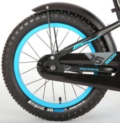 Volare Rocky Kinderfiets - 16 Inch - Zwart Blauw - 95% Afgemonteerd - Prime Collection 20 Volare Rocky Kinderfiets - 16 Inch - Zwart Blauw - 95% Afgemonteerd - Prime Collection -Professionele Winkel Voor Fietsuitrusting 1173x1200